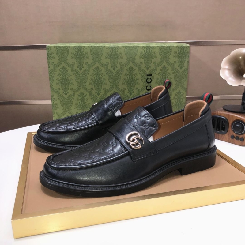G*u*i leather shoes